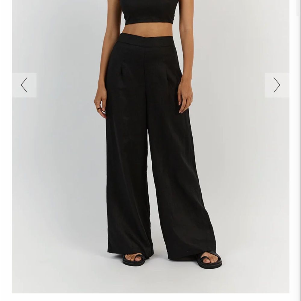 Dissh brand Flick Black linen pant. Size 6/USA